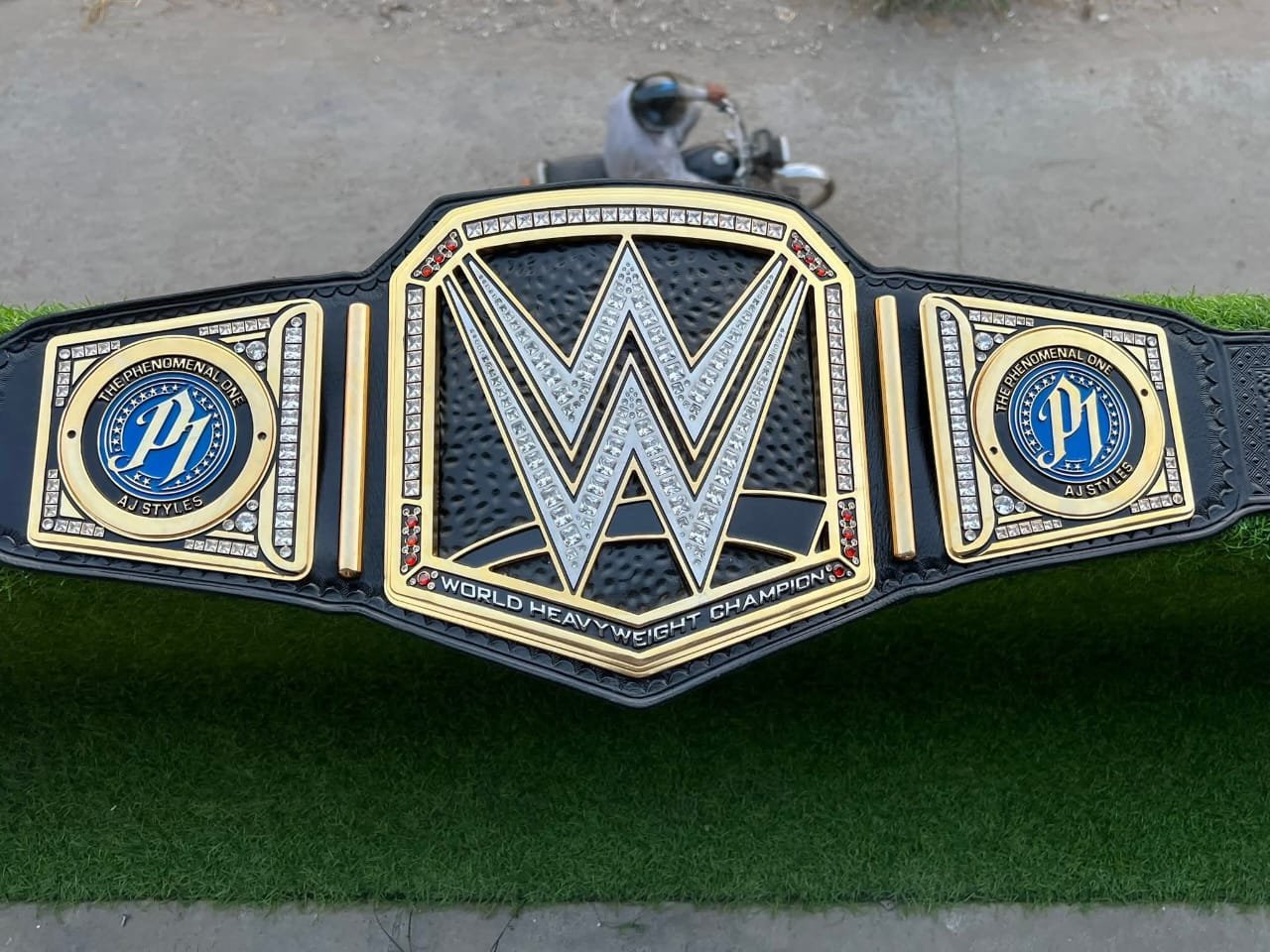 r_4 Premium CNC 3D Worldheavyweight Championship Replica Belt 16MM Releatherd With Aj Styles Side Plates 24K Gold Adults Size - Image 4